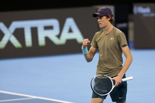 得十分谨慎 得十分谨慎