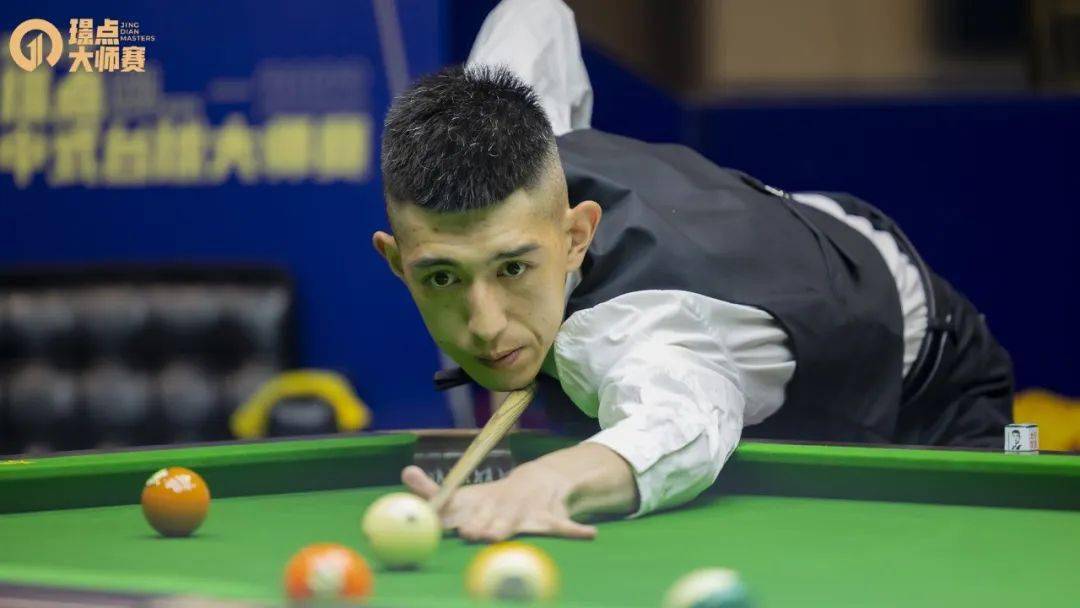 地的游客纷 地的游客纷