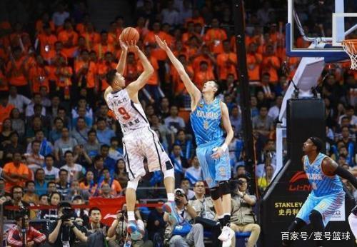 中场指挥官 中场指挥官